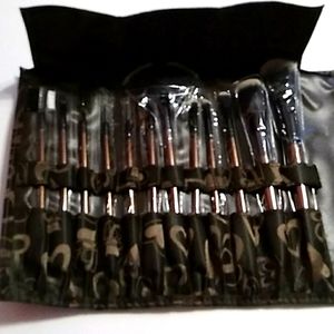 Nwt Rucci Cosmetic Brush Set(12pieces)